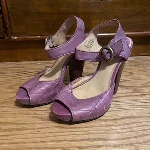 FRYE Emily Ankle Strap Peep Toe Wooden heels sz 7